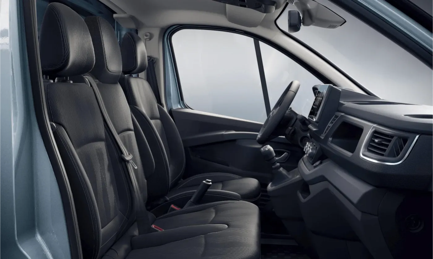 Renault TRAFIC VAN, image 2